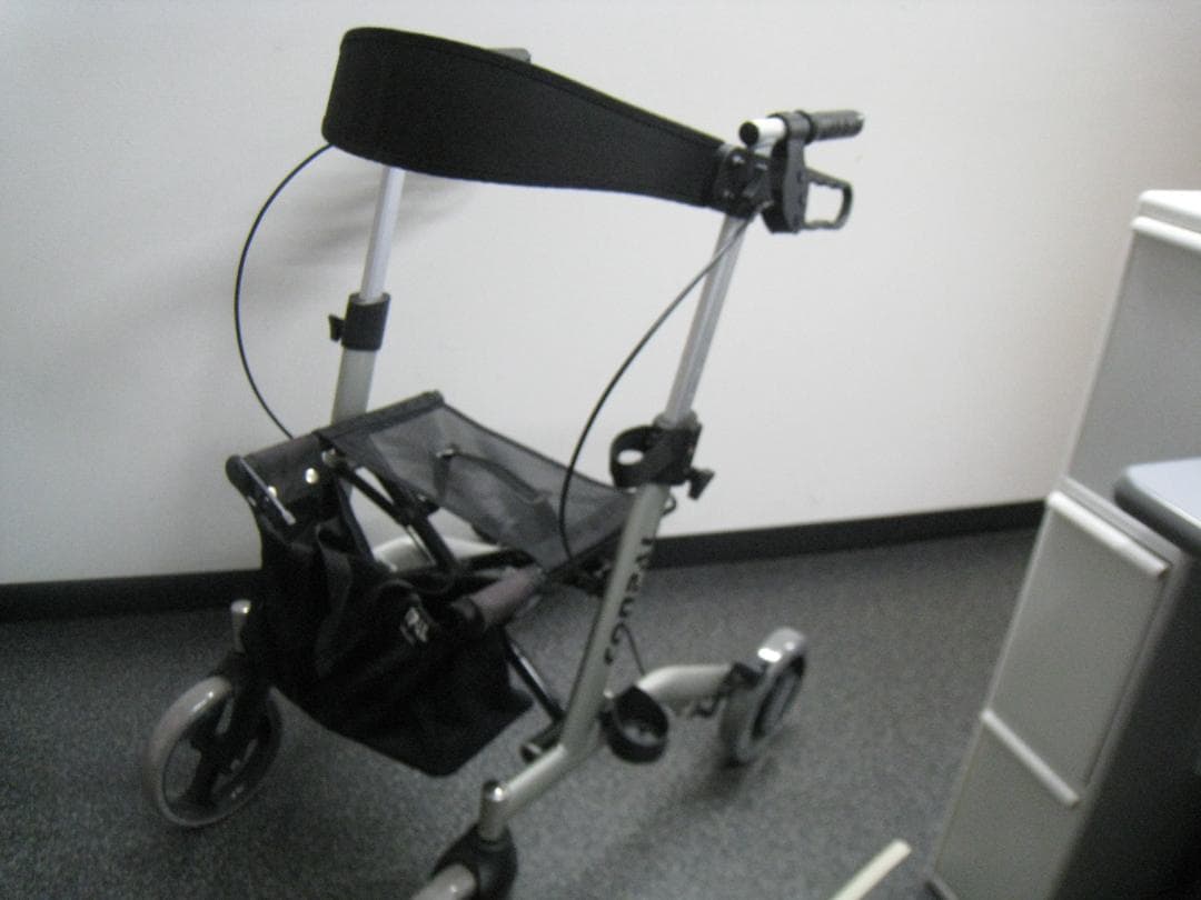 ナブテスコ　CONPAL 抑速ブレーキ付き歩行車 歩行器 シルバーカー ③