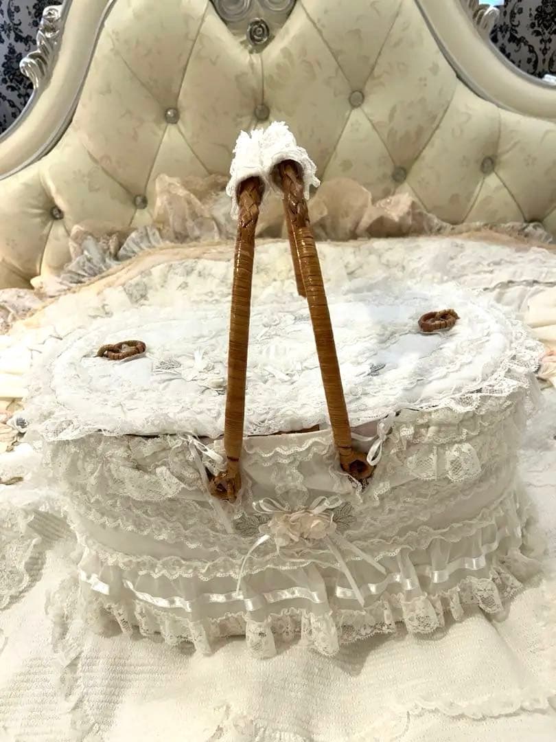 【新品未使用】さえらヒスクローネかごホワイトレースバスケット