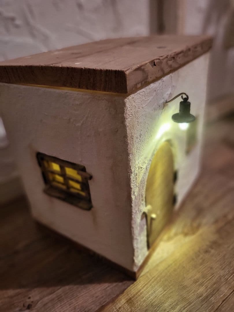 ミニチュアハウス ドールハウス　アンティーク風　　間接照明