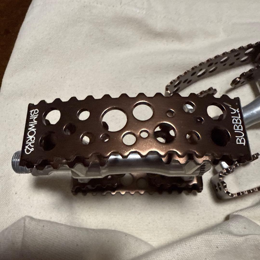 BUBBLY アルミ フラットペダル