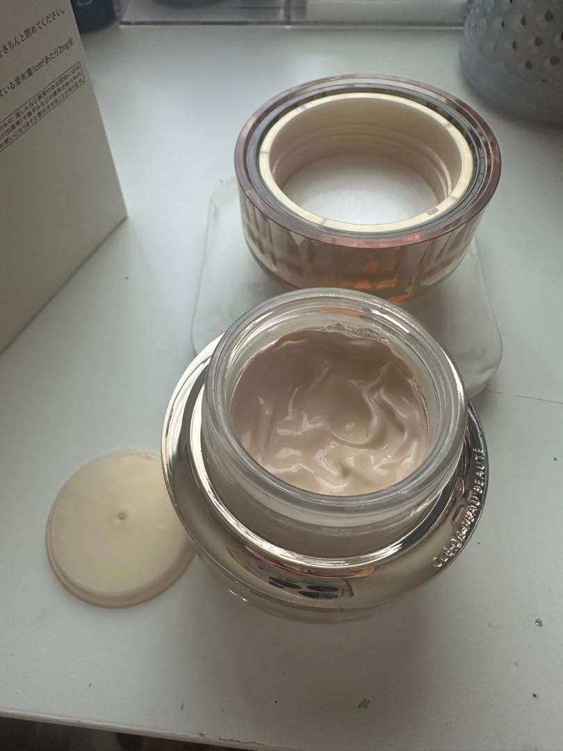 クレドポーボーテ　クリームファンデーション　オークル00