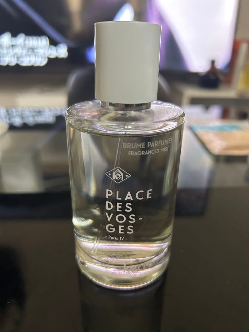 ヴォージュ広場　ローズとレンガの香り