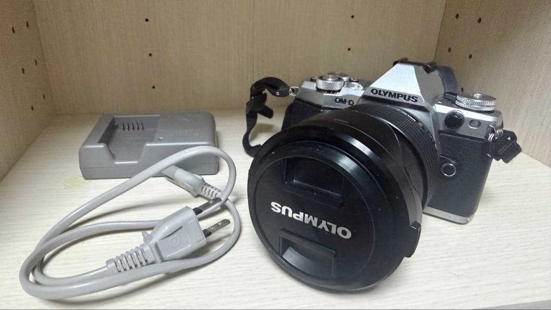 デジタルカメラ OM-D E-M5 Mark II + 12-40mm F2.8 PRO