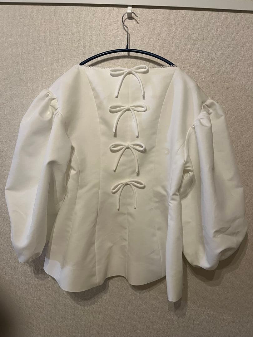 セブンテンby mihokawahitoハートネックパフブラウス/ホワイト