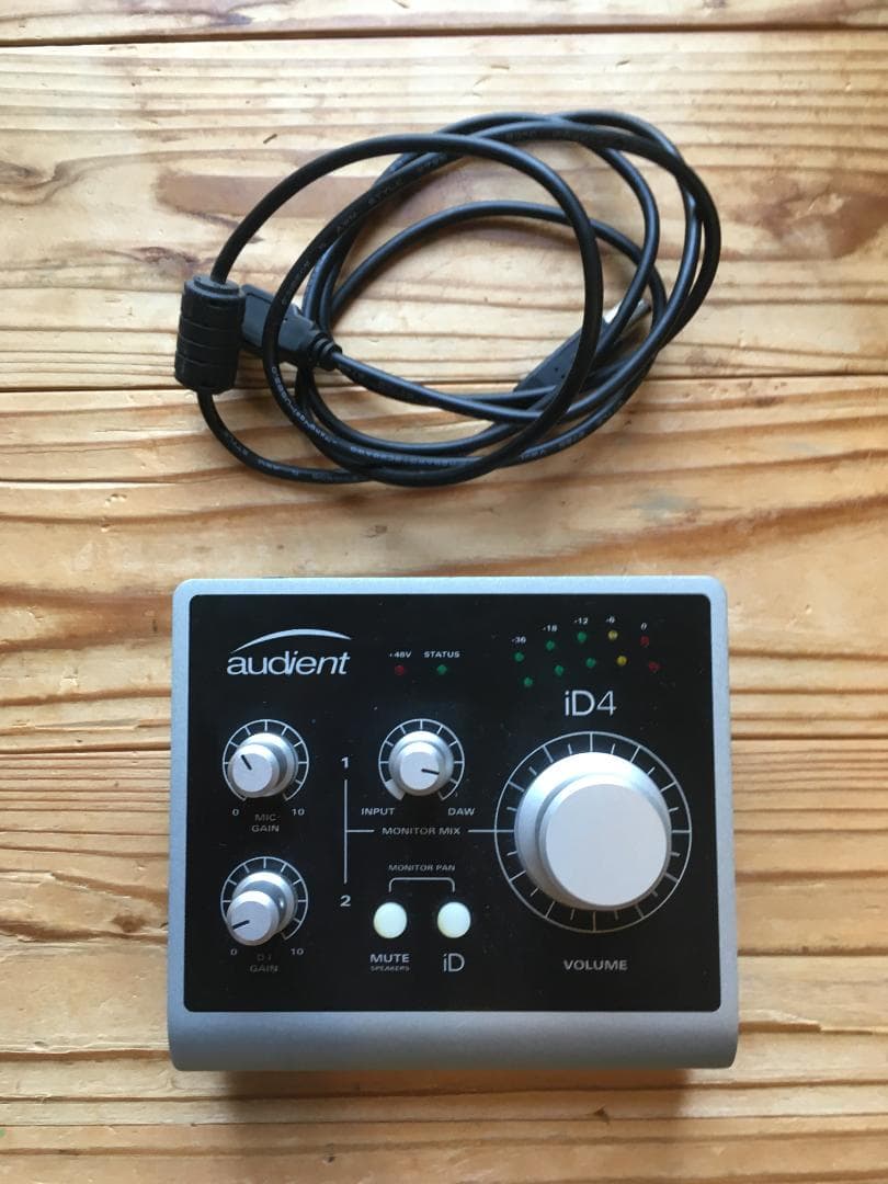 audient iD4 オーディオインターフェイス