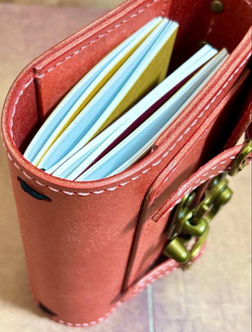 イタリアンレザー　パスポートサイズ　トラベラーズノート カバー　アンティーク調