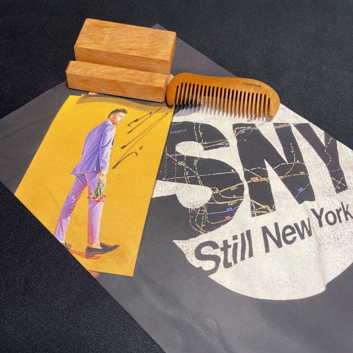 【NYスタイル数量限定品】ひねり髪すき古木と、櫛スタンド & スマホスタンド