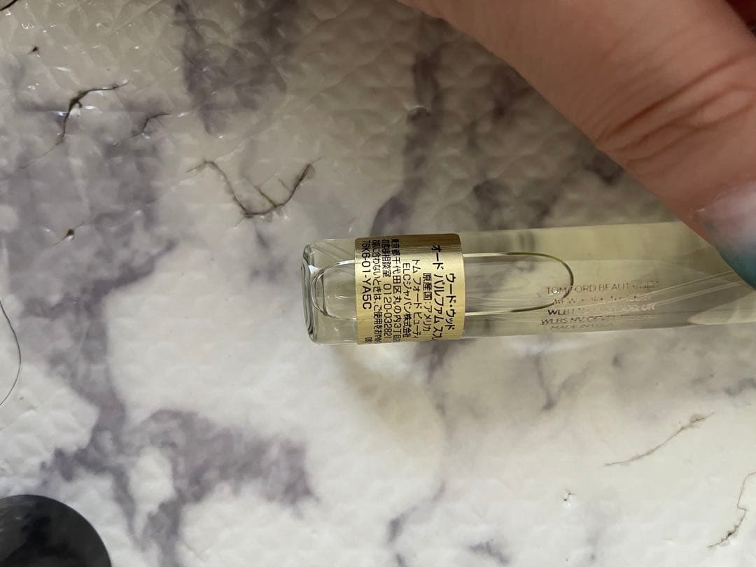 新品 TOM FORD ウード・ウッド パルファム 10ml