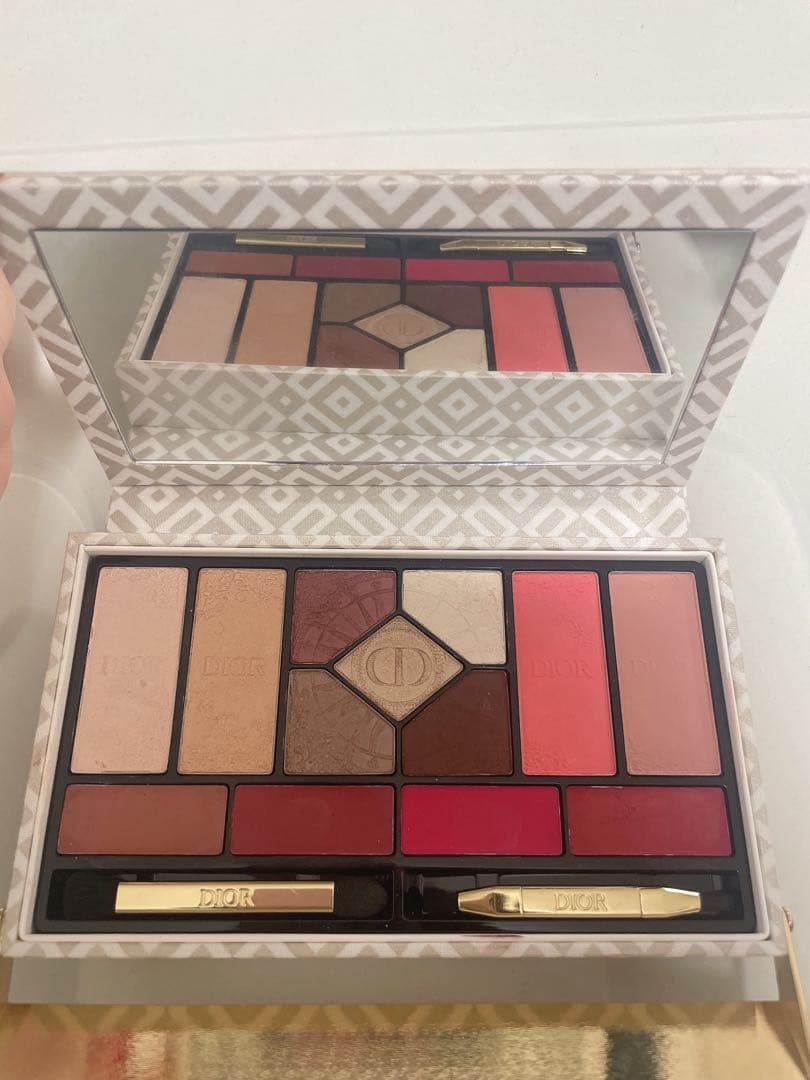 【Dior】アイシャドウ　チーク　リップカラー　ハイライト　パレット