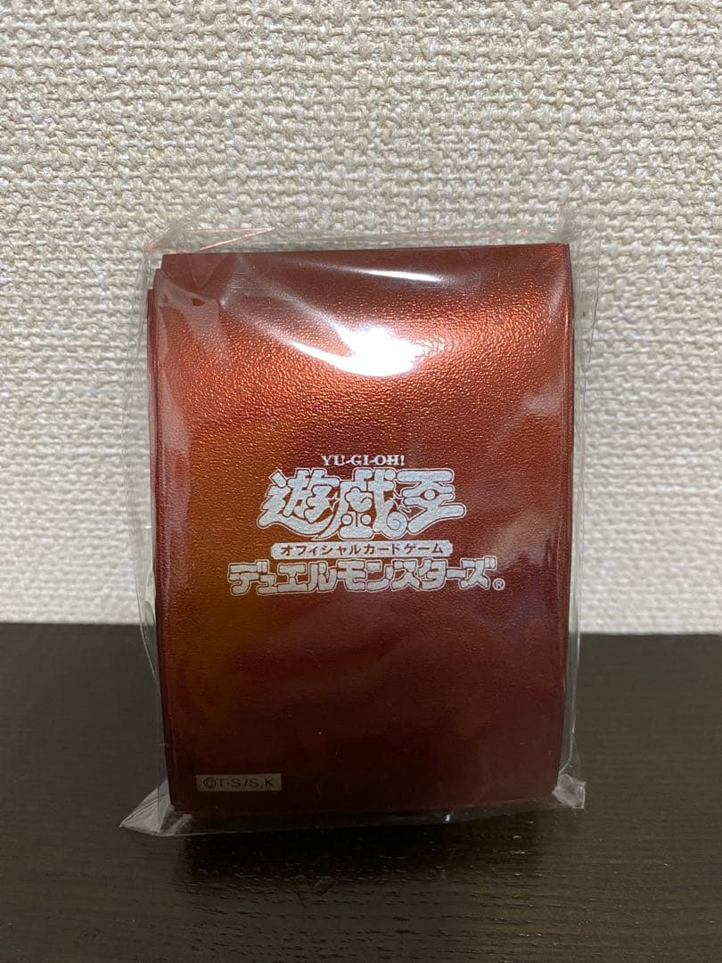 遊戯王 初期ロゴ 公式スリーブ メタリックレッド　メタリックグリーン セット