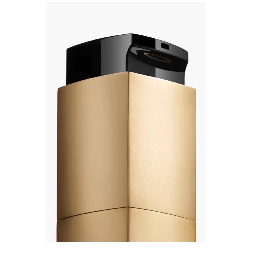 CHANELサブリマージュ ソワンペルフェクトトゥール　メークアップベース