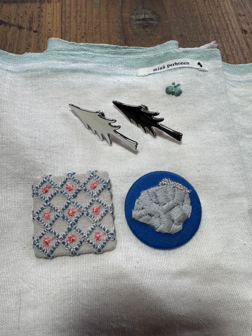 ミナペルホネン　ブローチ4点セットおまけストールetc付き