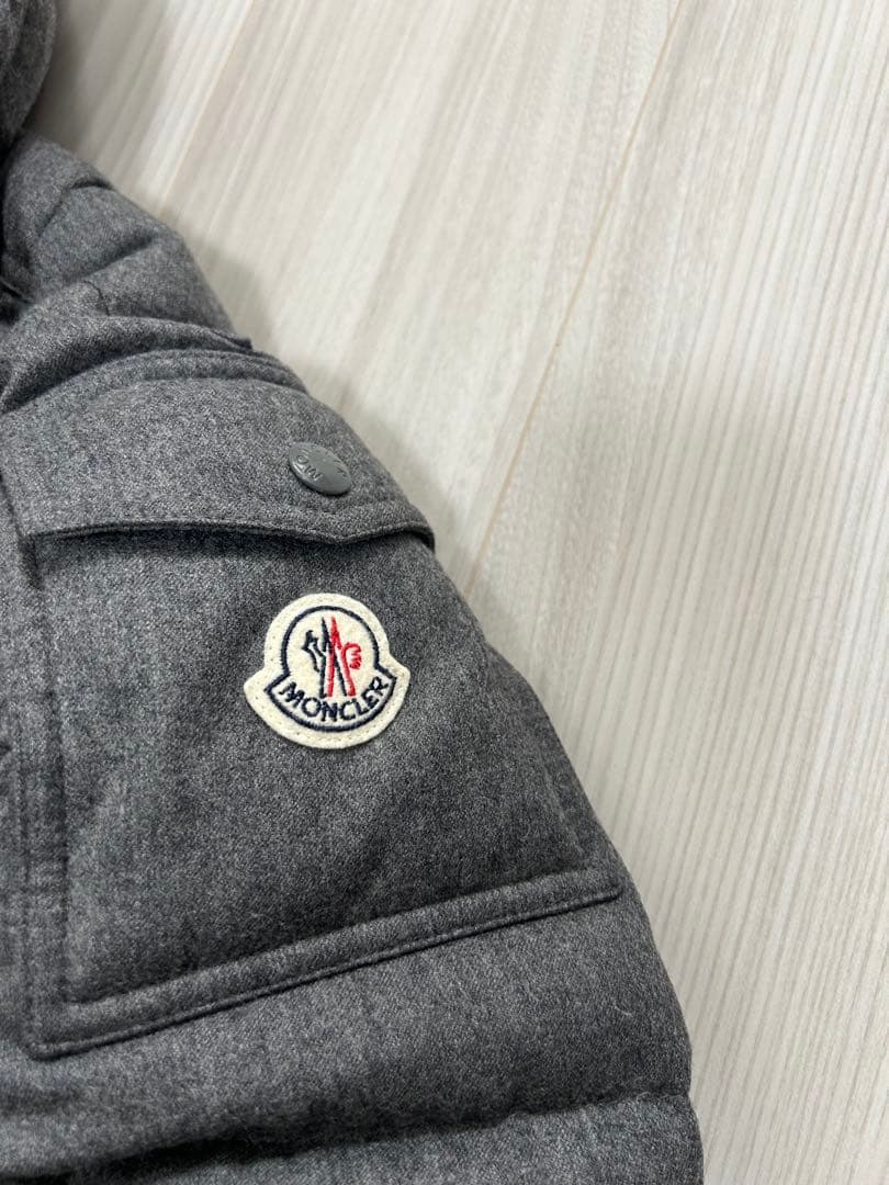 MONCLER モンジュネーブル グレー フード付きダウンジャケット サイズ0