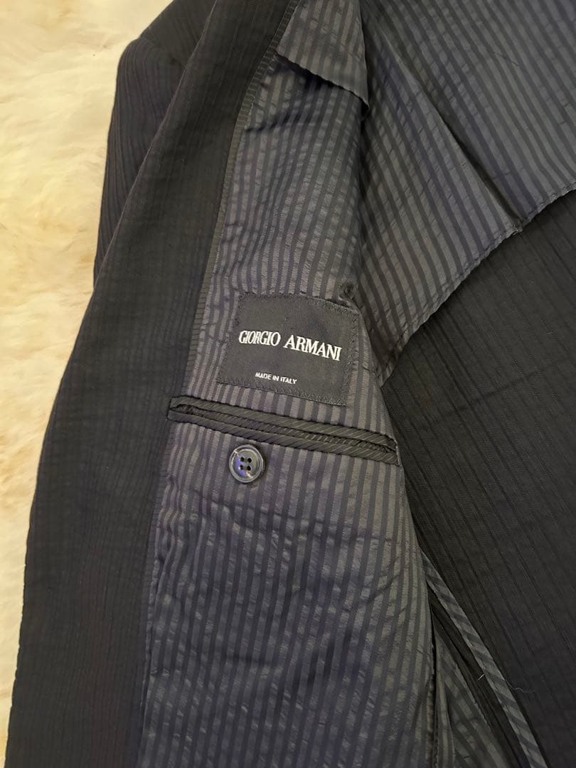 ジョルジオアルマーニ黒の夏用ジャケット美品