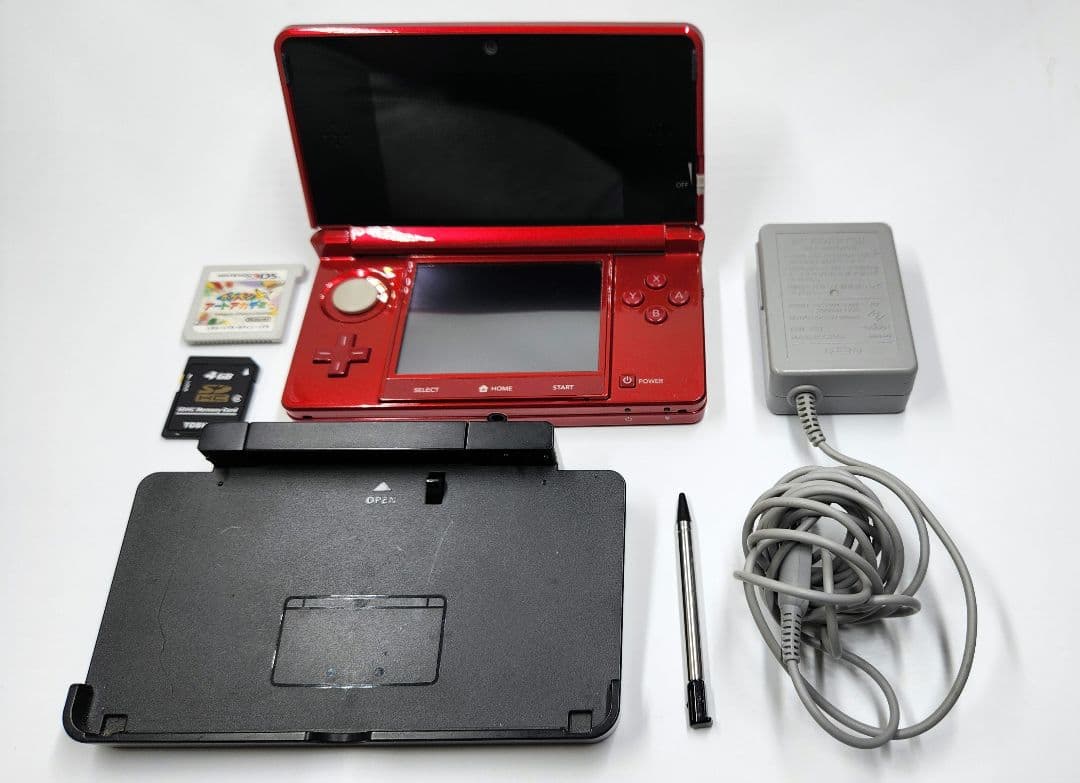 ニンテンドー3DS CTR-001メタリックレッド + アートアカデミ