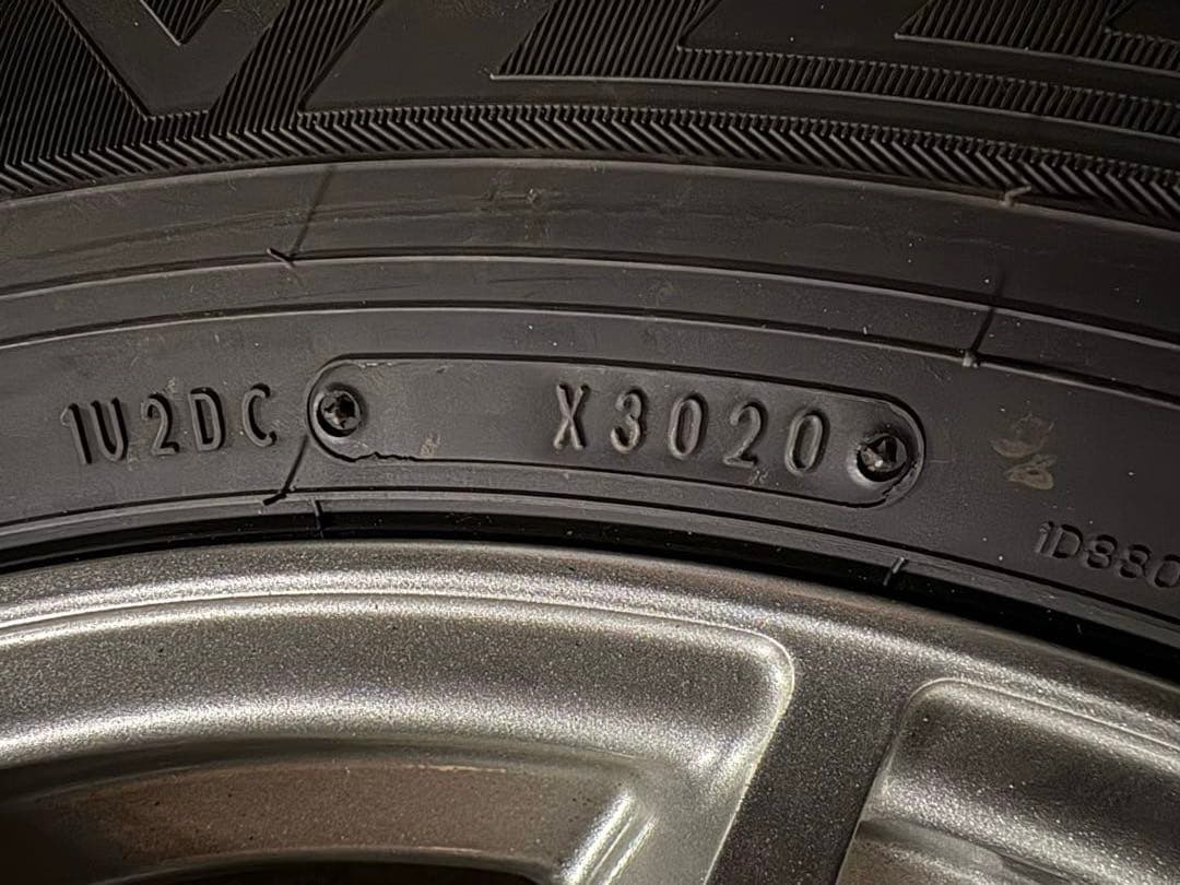 売切セール！1月31日まで【送料込】235/60R18 スタッドレスセット