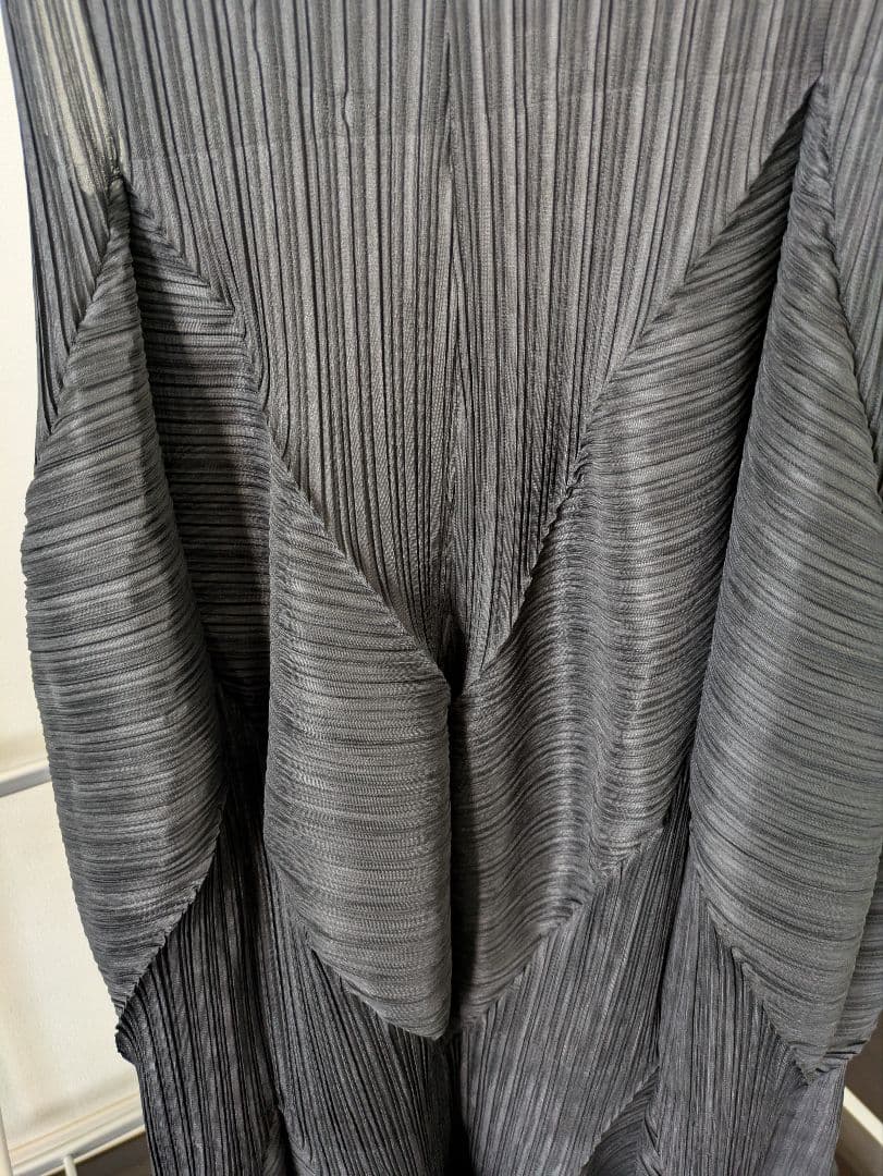 【新品】プリーツ 変形ロング ワンピース 黒 結婚式 同窓会☆ブラック☆おしゃれ