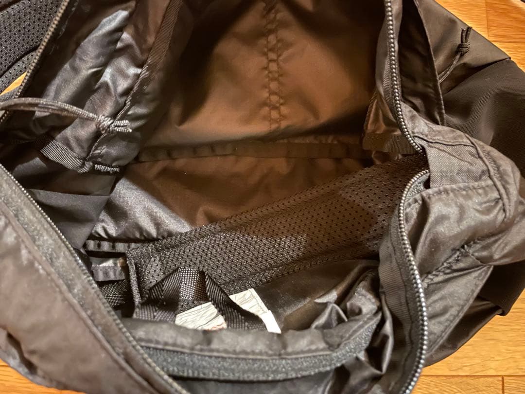 【美品】パタゴニア　ライトウェイトトラベルクーリエ　ブラック