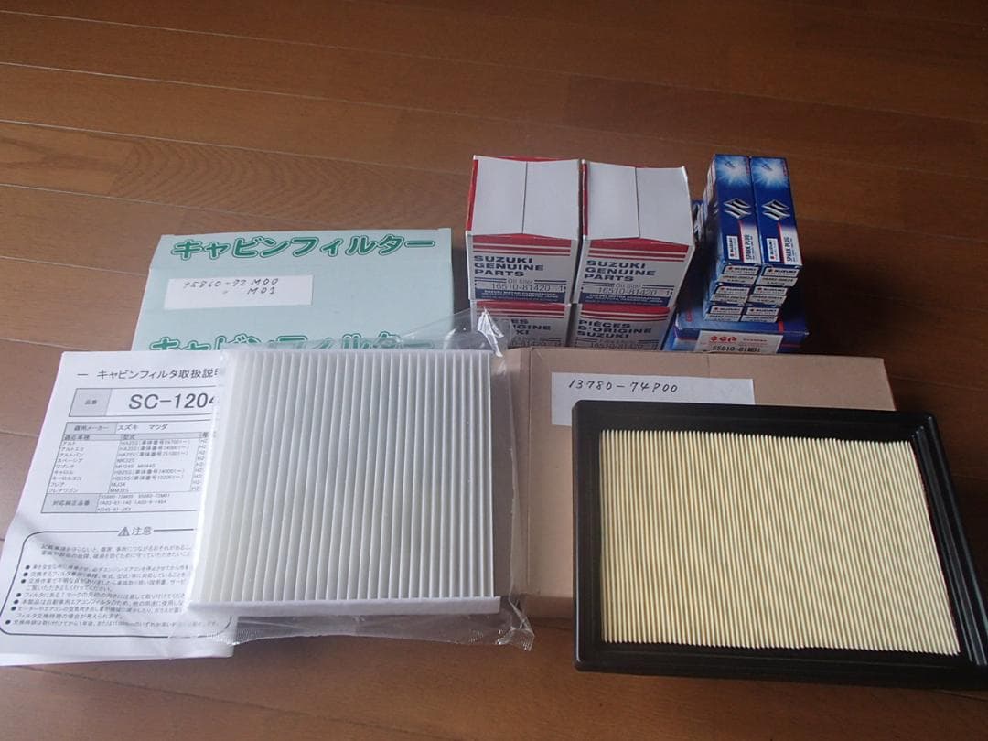 スズキ　純正オイルフィルター　純正プラグ　エアコン、エアーフィルター、パッド