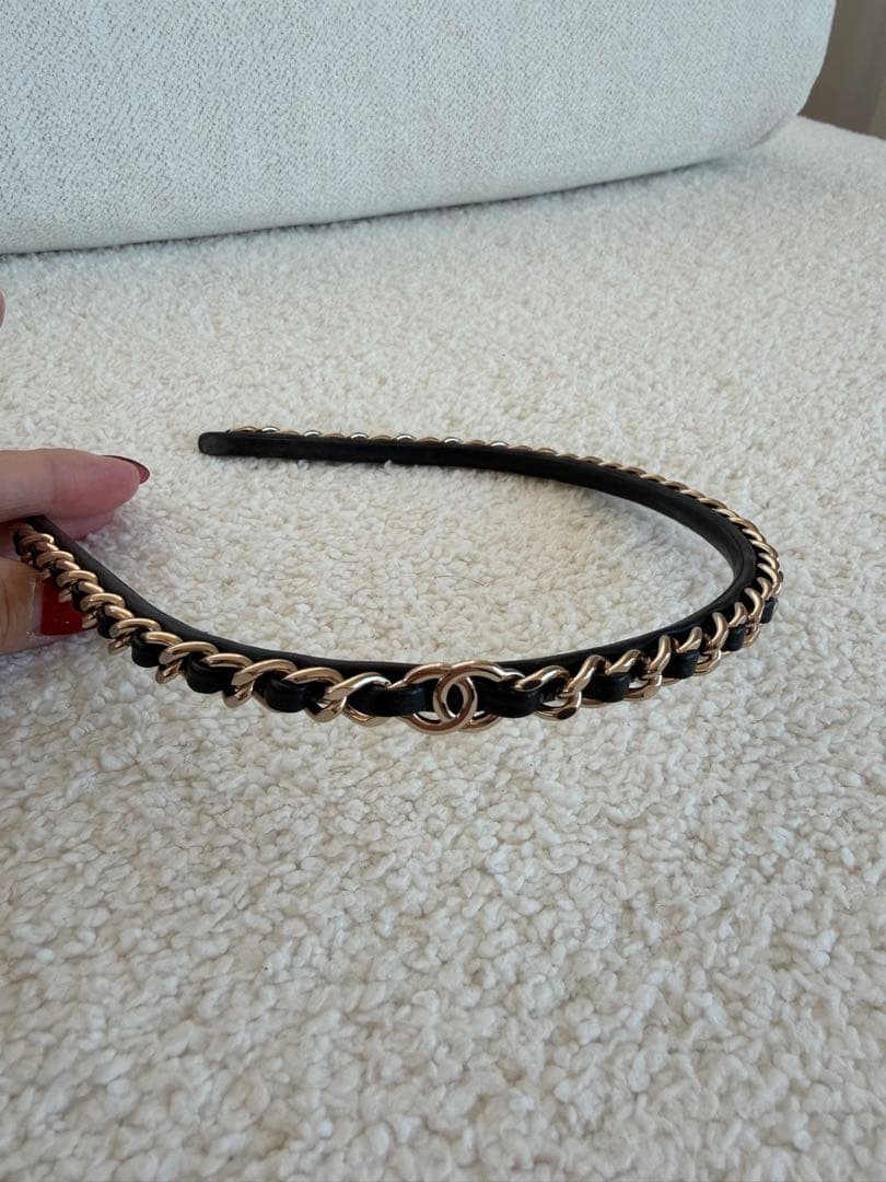 Chanel ココマークチェーンカチューシャ