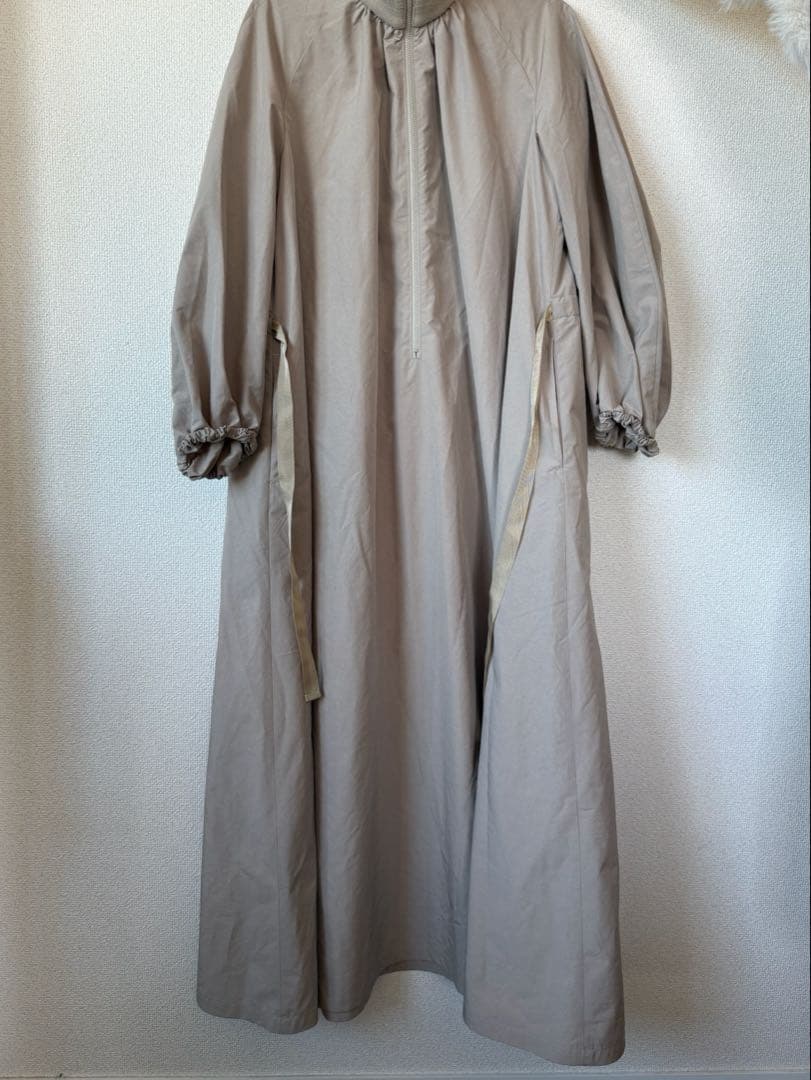 AK+1 Demi-Luxeフロントジップワンピース