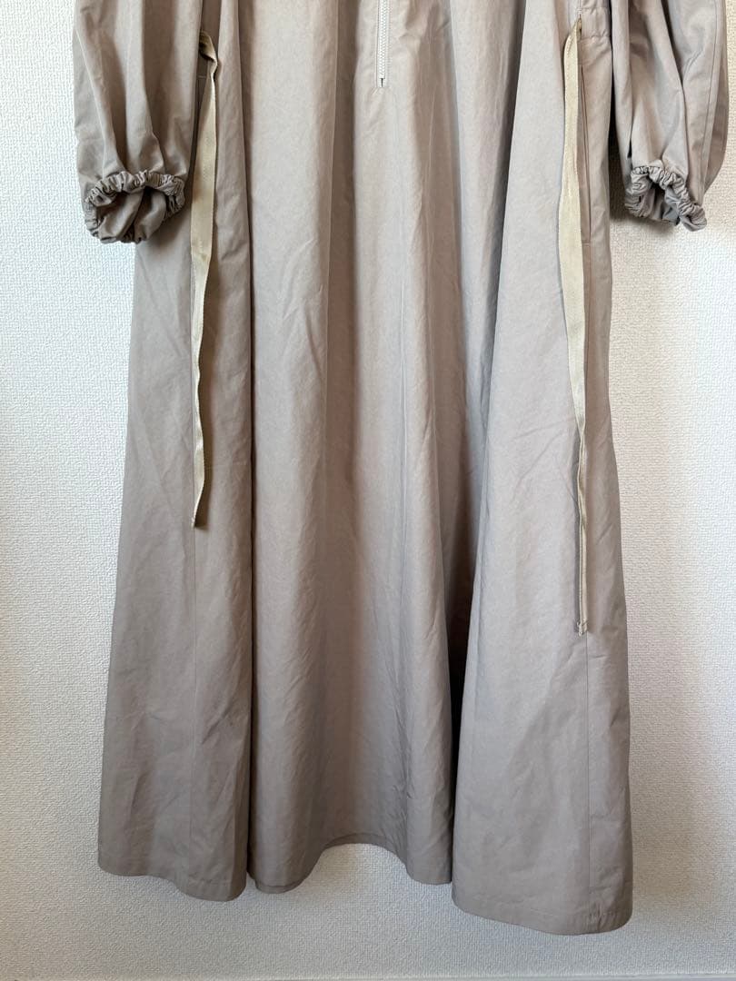 AK+1 Demi-Luxeフロントジップワンピース