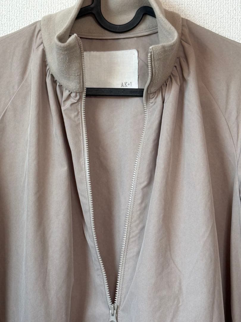 AK+1 Demi-Luxeフロントジップワンピース