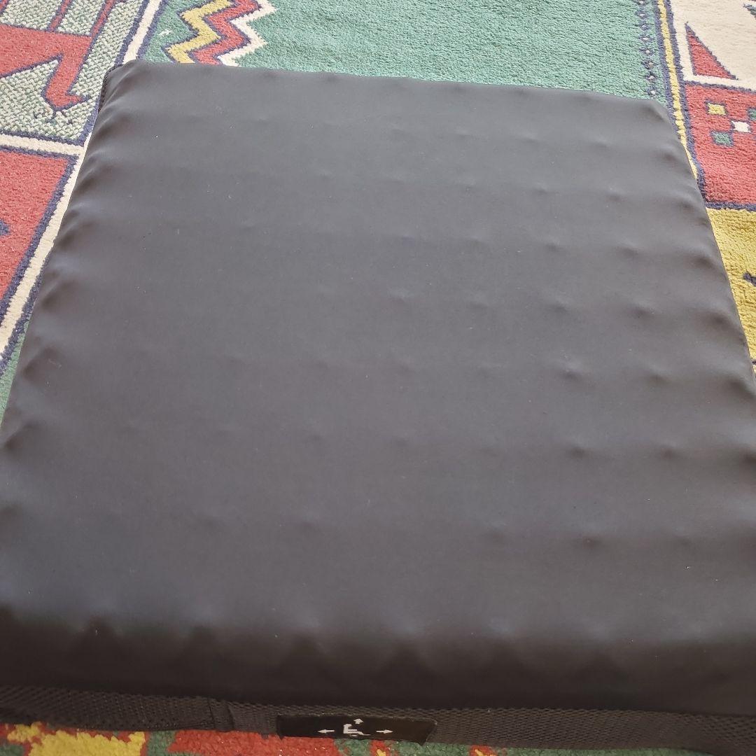 ロホ　クッション 　ロホクッション　42×42センチ少し大きいタイプ2020年製