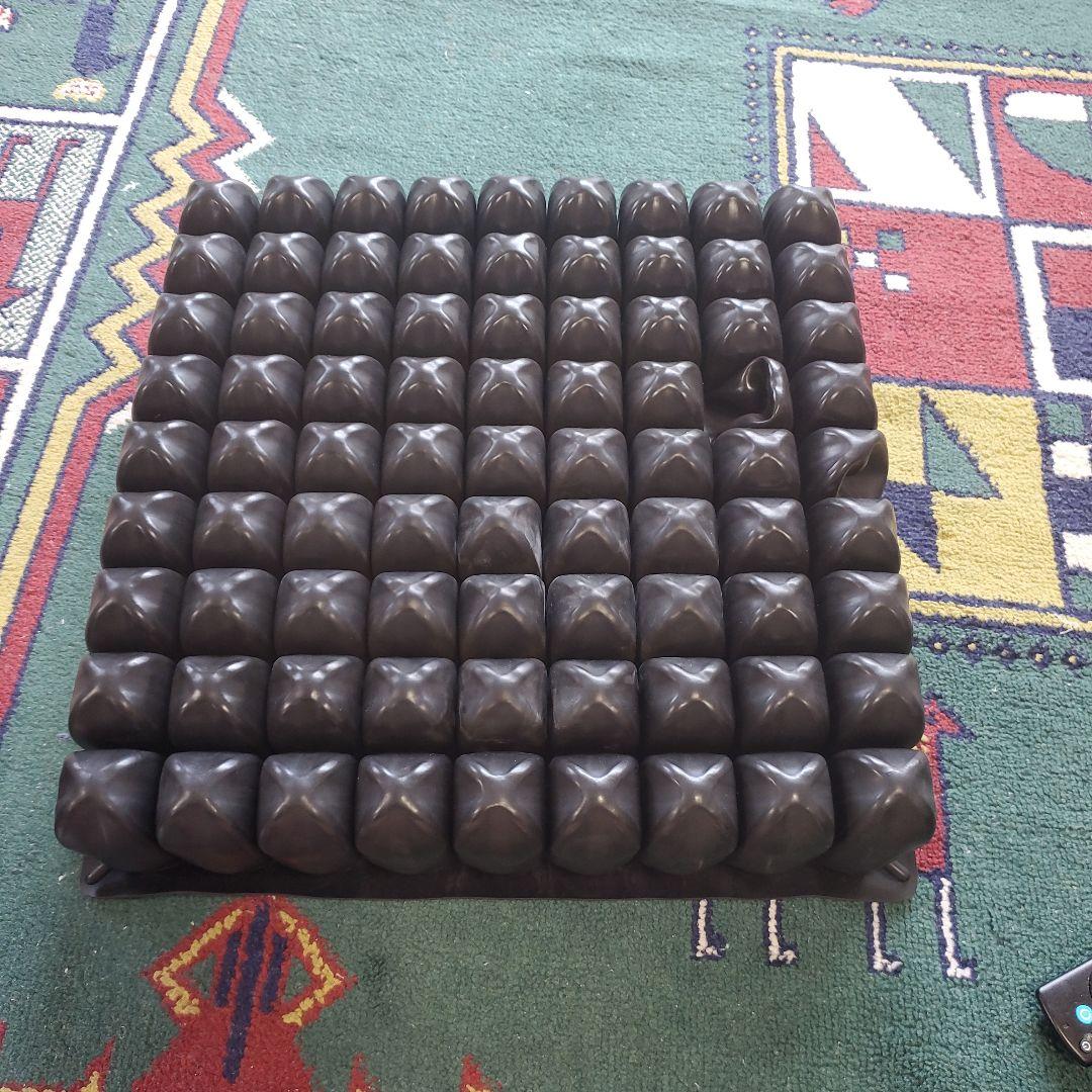 ロホ　クッション 　ロホクッション　42×42センチ少し大きいタイプ2020年製