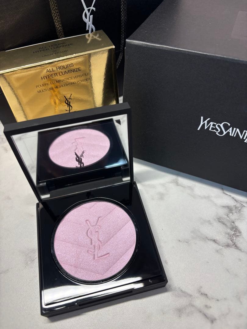 イヴ・サンローラン　オールアワーズ ハイパールミナイザー ハイライトパウダー69