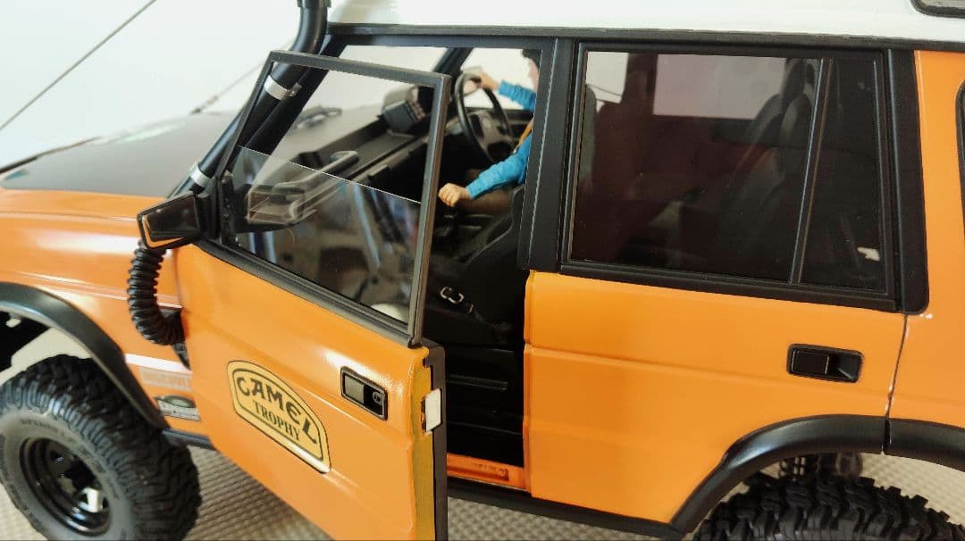 ホビーラジコン 1/10 Land Rover Discovery1 Axial RC4WD