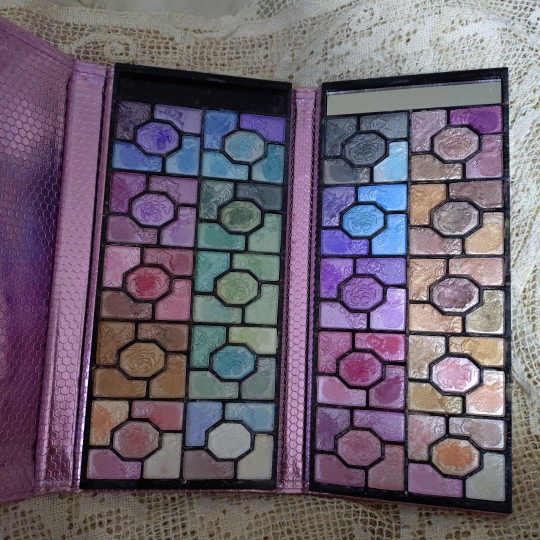プロ用　多色アイシャドウパレット アイシャドウパレット多彩