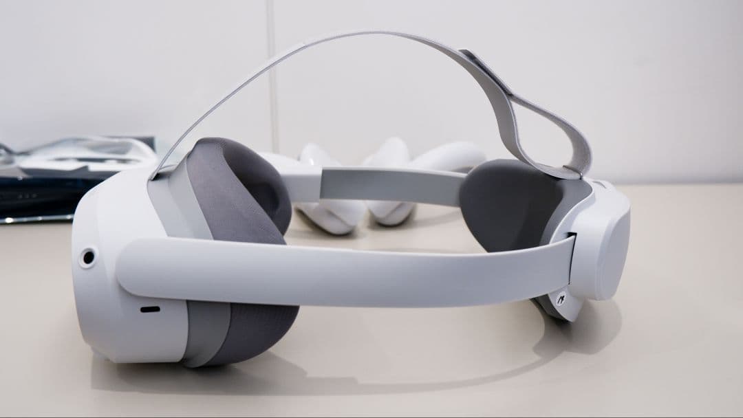 VRヘッドセット Pico4