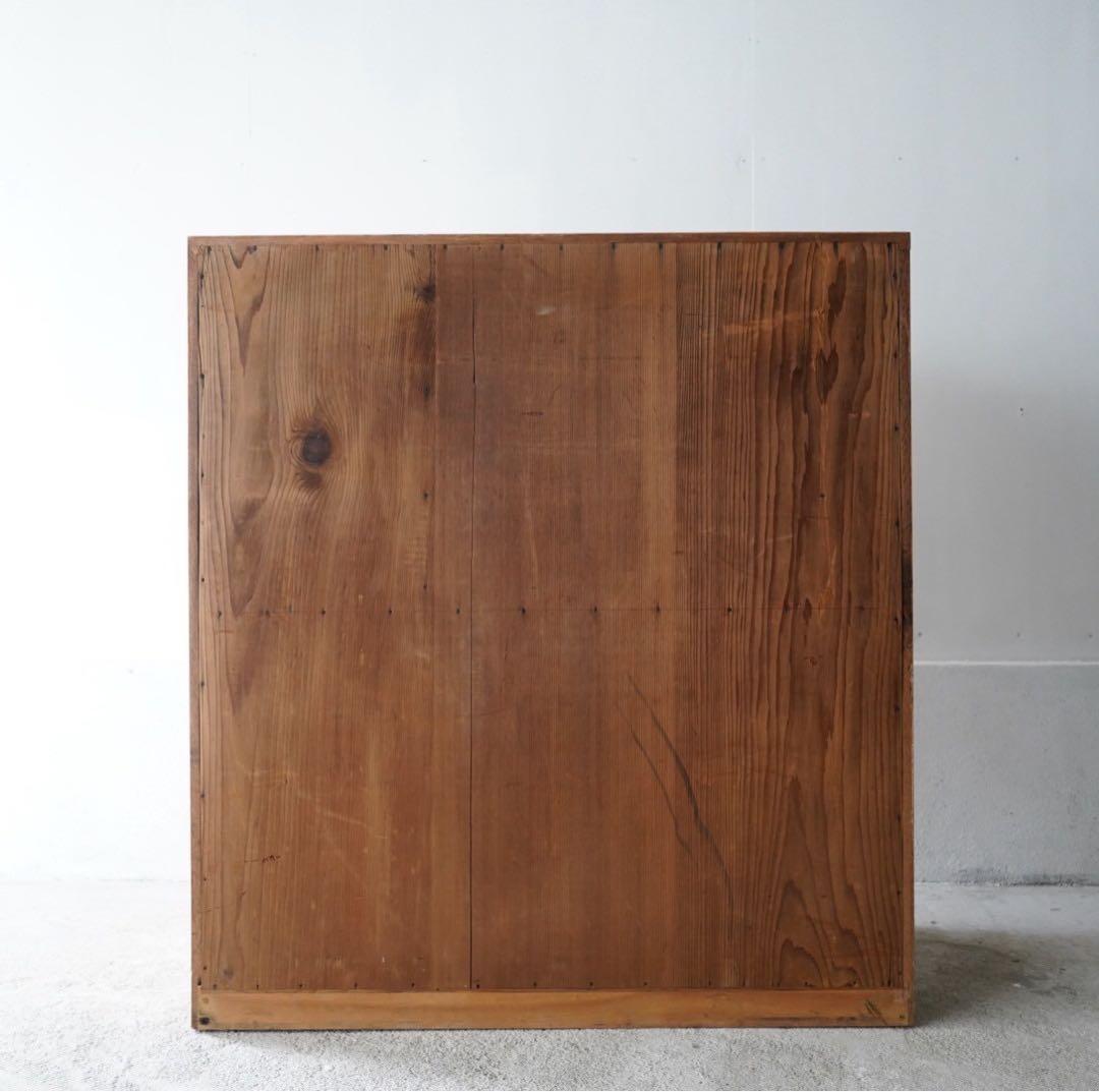 8杯の引き出しチェスト