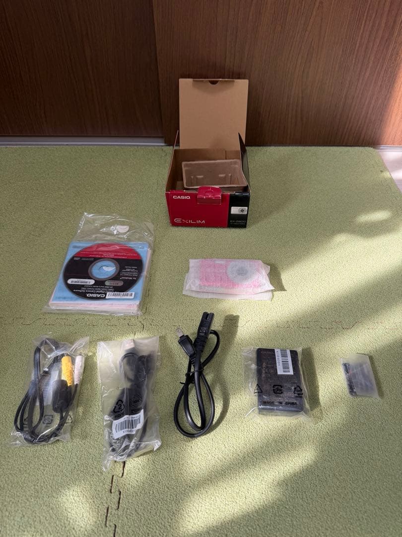 CASIO EX-Z800 コンパクトデジタルカメラ　チェリーピンク　箱付き