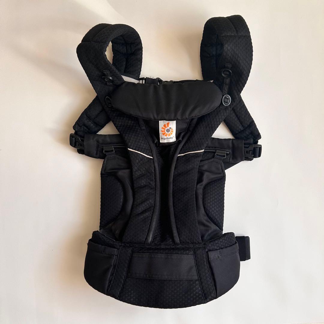 【美品】ergobaby OMNI breeze ブラック 収納ポーチ付き