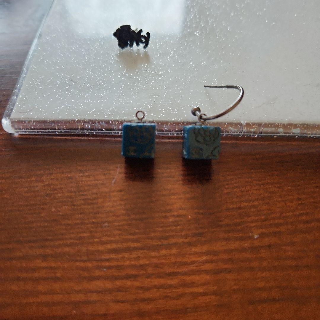 シャネル　片方ピアス　カメリアピアス