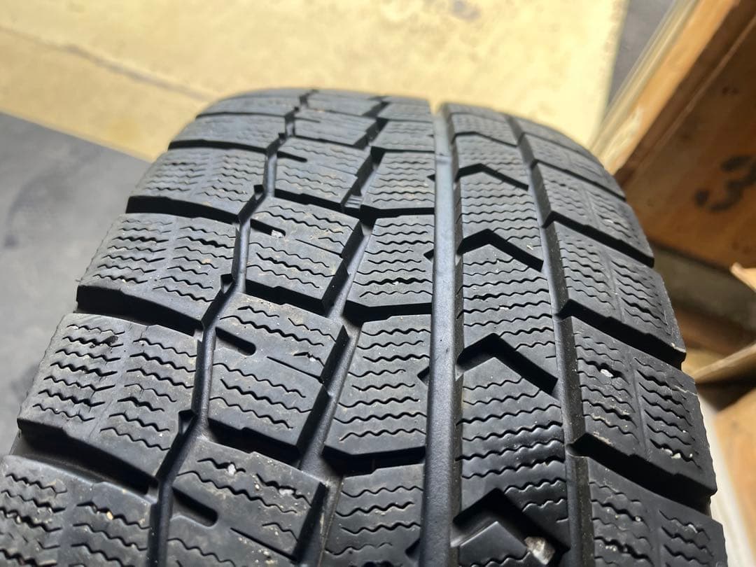 プリウスα スタッドレス205/60r16 ダンロップWM2 5穴　114.3