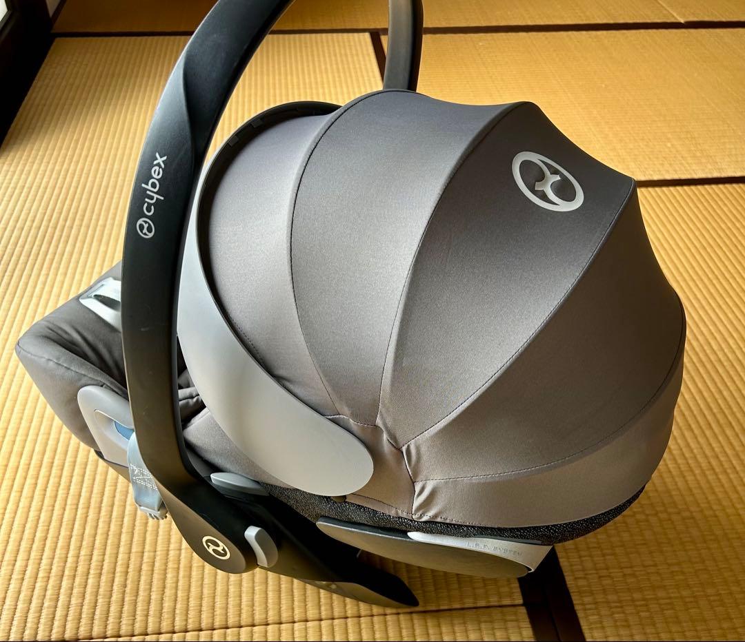 cybex サイベックス　チャイルドシート（ベビーシート）　車載回転台座付き
