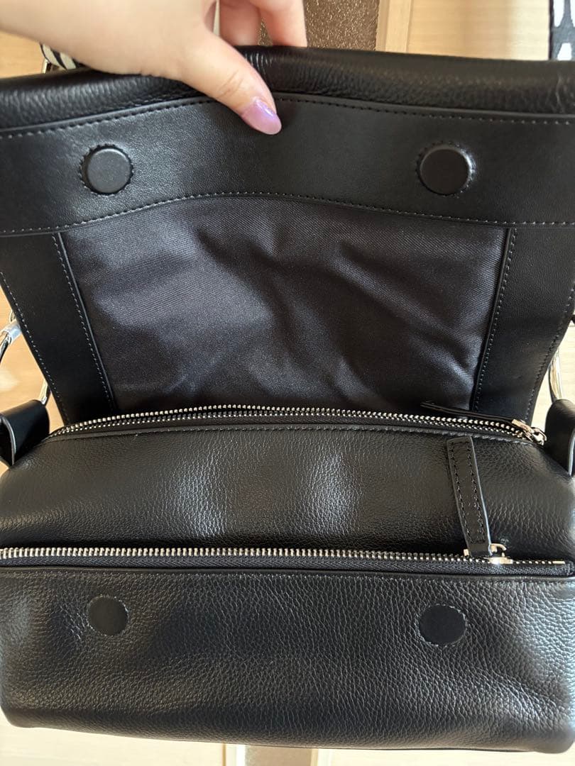 BEARDSLEY 黒 レザーボディバッグ と替えの水玉ベルト　2点セット