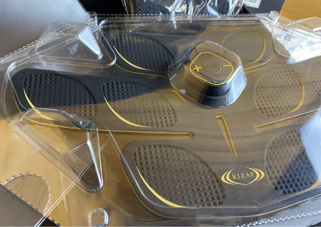 未使用　ライザップ　EMS 腹筋ベルト　3D シェイパー　RIZAP