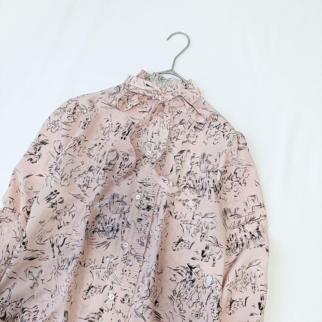 【ルルウィルビー】長袖ブラウス　ボウタイ　プリーツ　総柄　近年モデル　春色　M