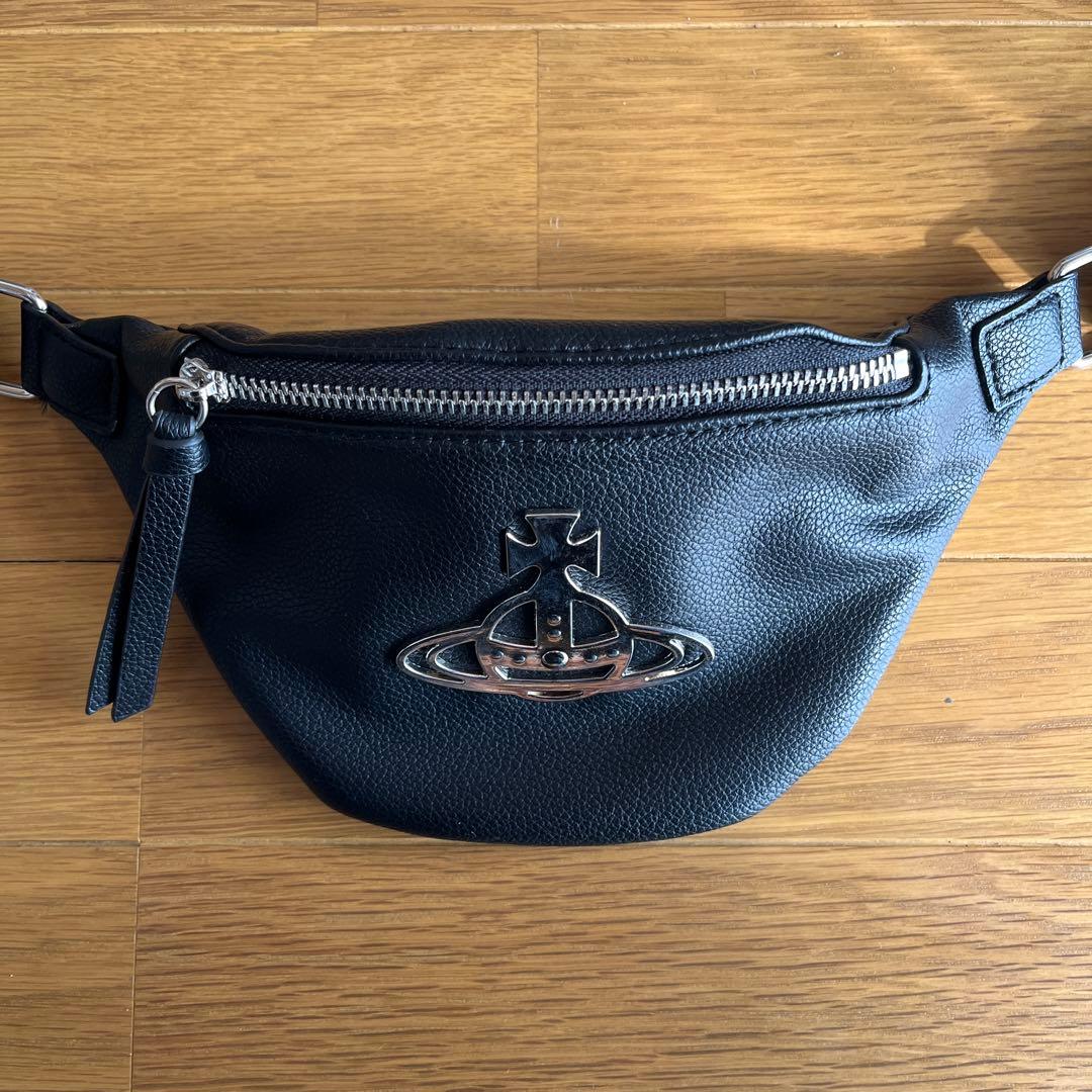 Vivienne Westwood　ヴィヴィアン　ウエスト　ポーチ　ボディ　バッ