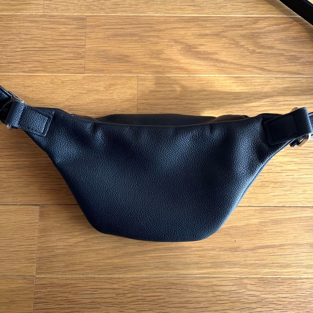 Vivienne Westwood　ヴィヴィアン　ウエスト　ポーチ　ボディ　バッ