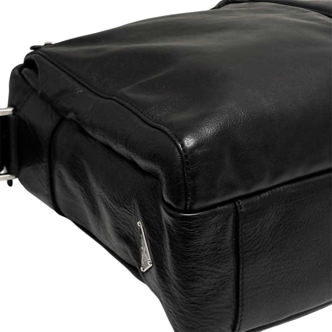 バッグ prada multi pocket leather shoulder bag