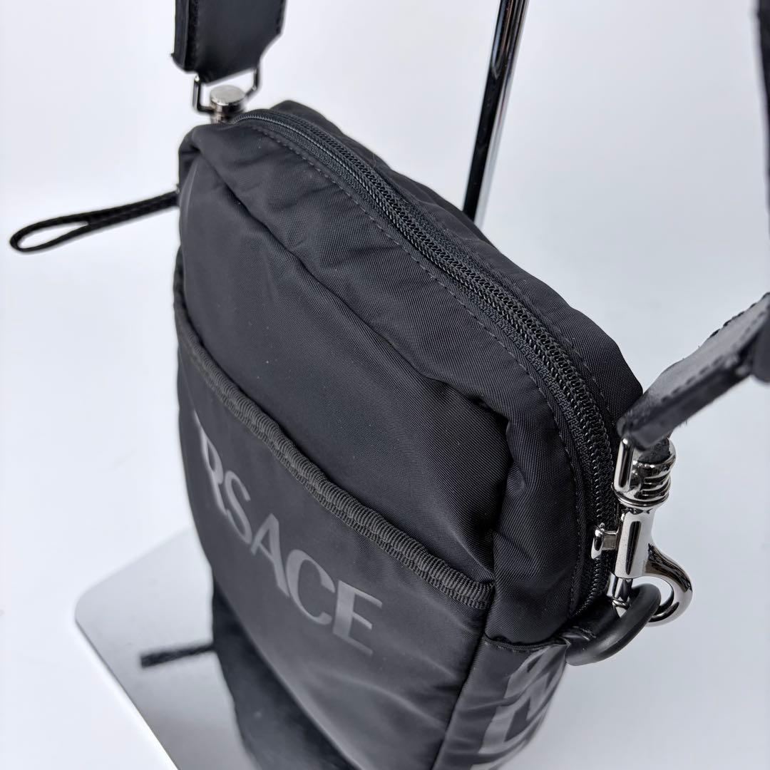 Konaヴェルサーチ　VERSACE　ショルダーバック　グレカ　ブラック
