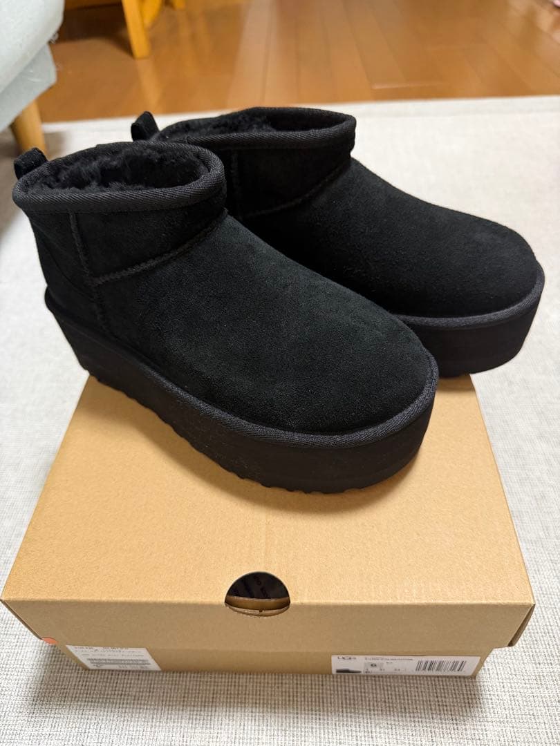 新品、未使用 UGG ULTRA MINI PLATFORM 23cm