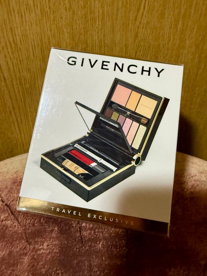 ★新品 未開封 GIVENCHY トラベルメイクアップセット