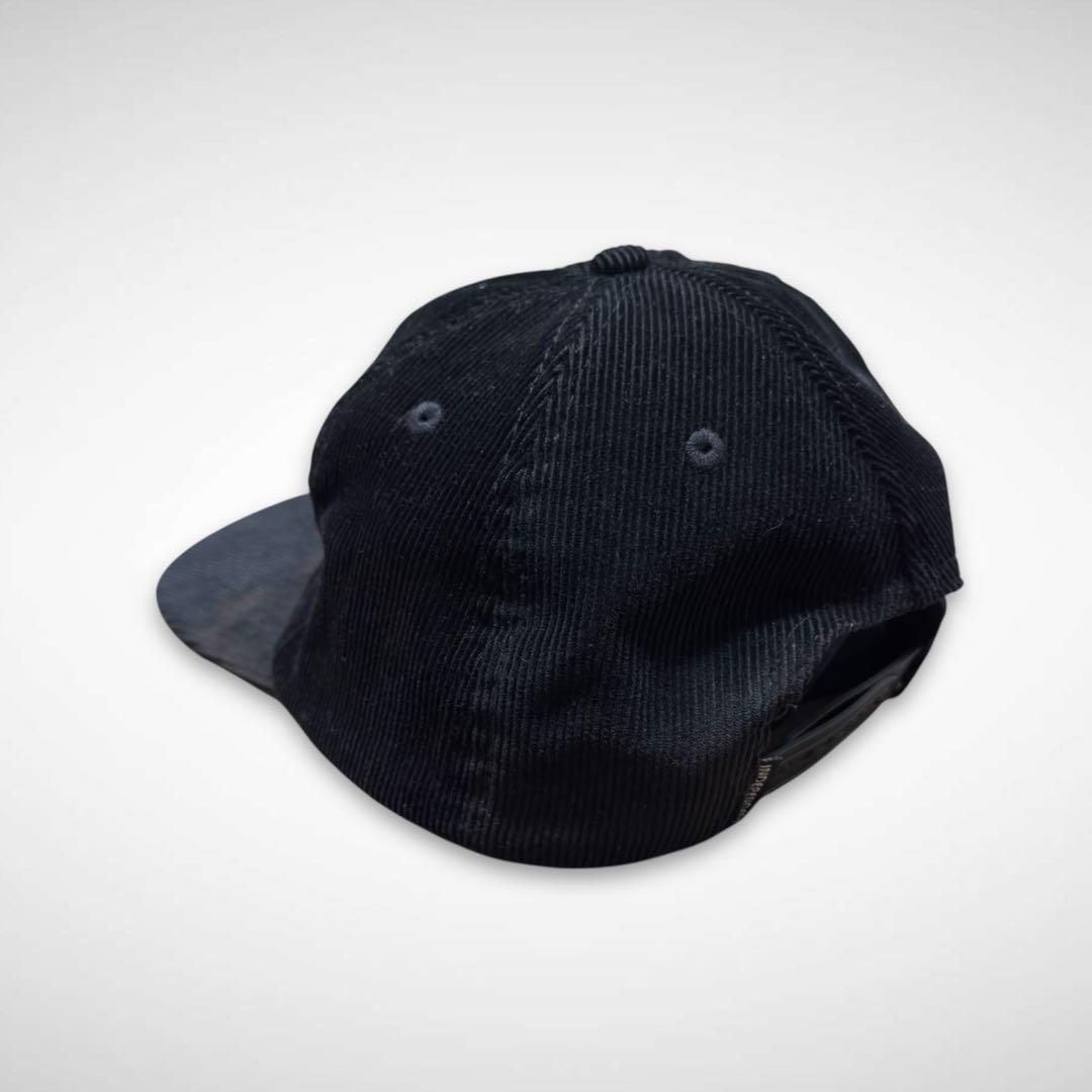 INDEPENDENTブラックコーデュロイキャップ刺繍ロゴスナップバックスケート
