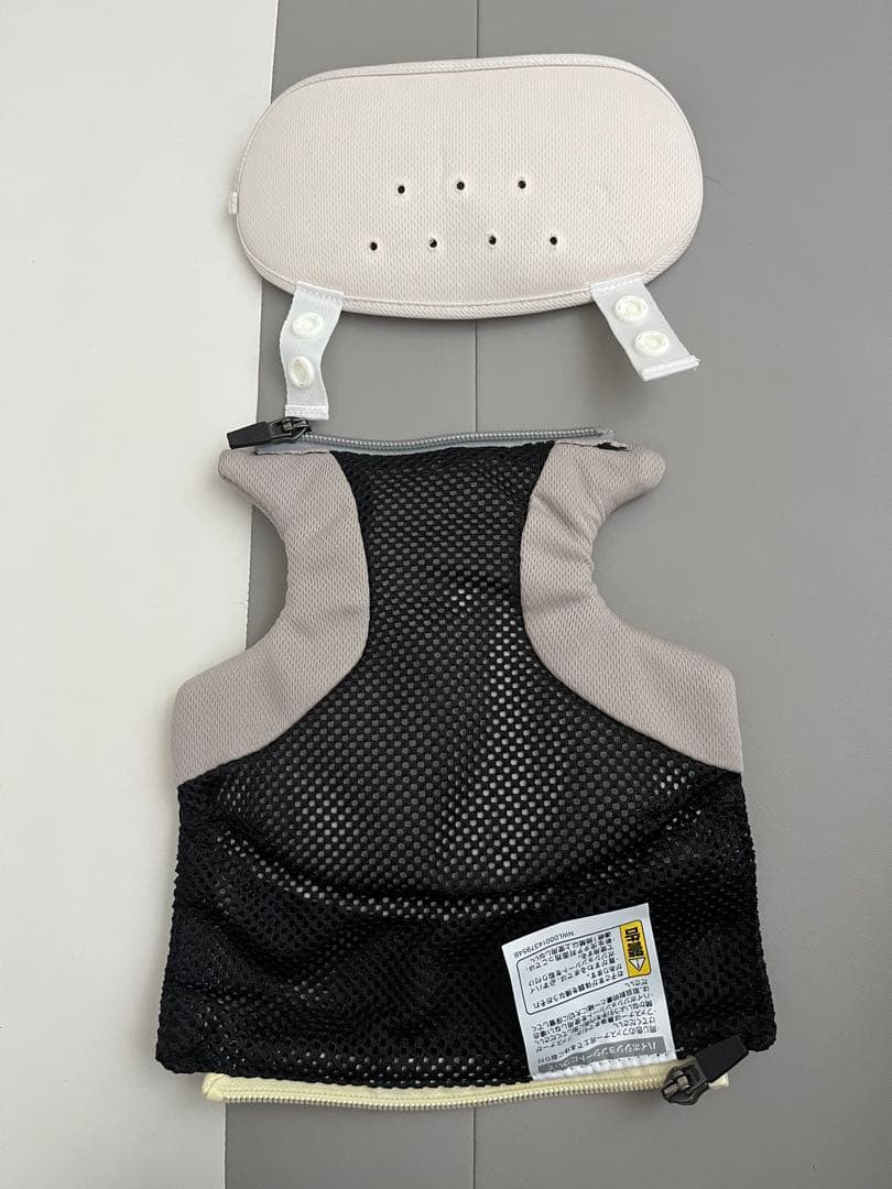 【みー】アップリカ　ラクリス ベージュ 抱っこ紐 アカチャンホンポ限定色